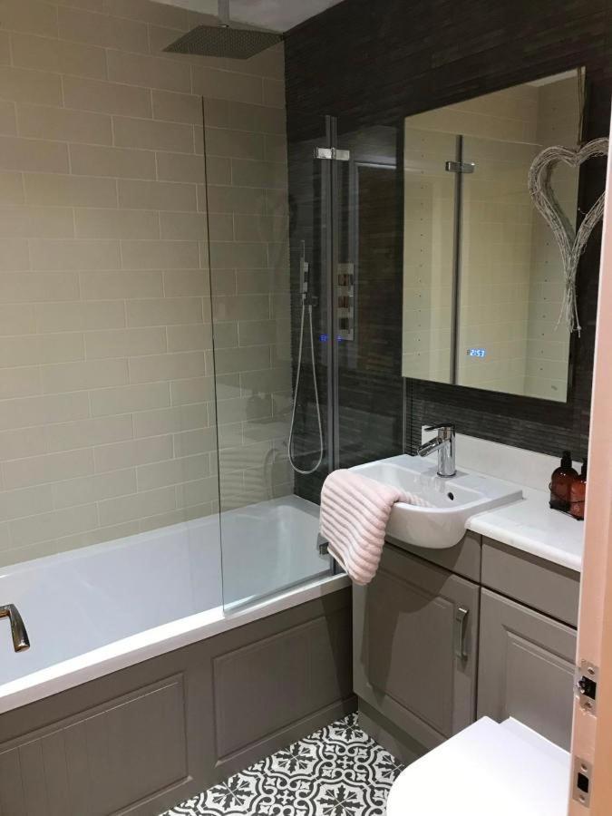 Northdown Lodge - Stunning Property On The Kent Northdowns Hollingbourne Exteriör bild